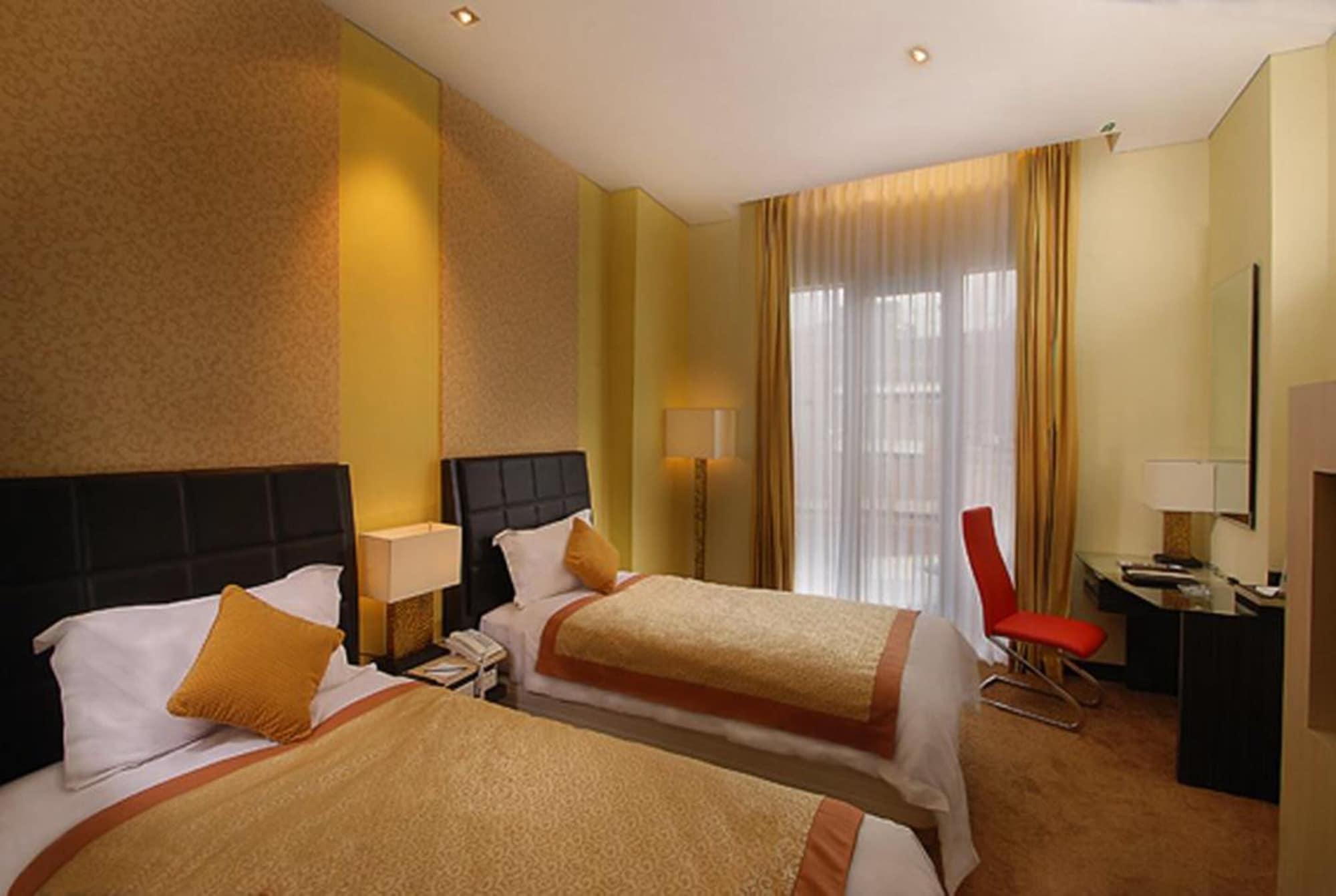 Golden Flower By Kagum Hotels Bandung Esterno foto