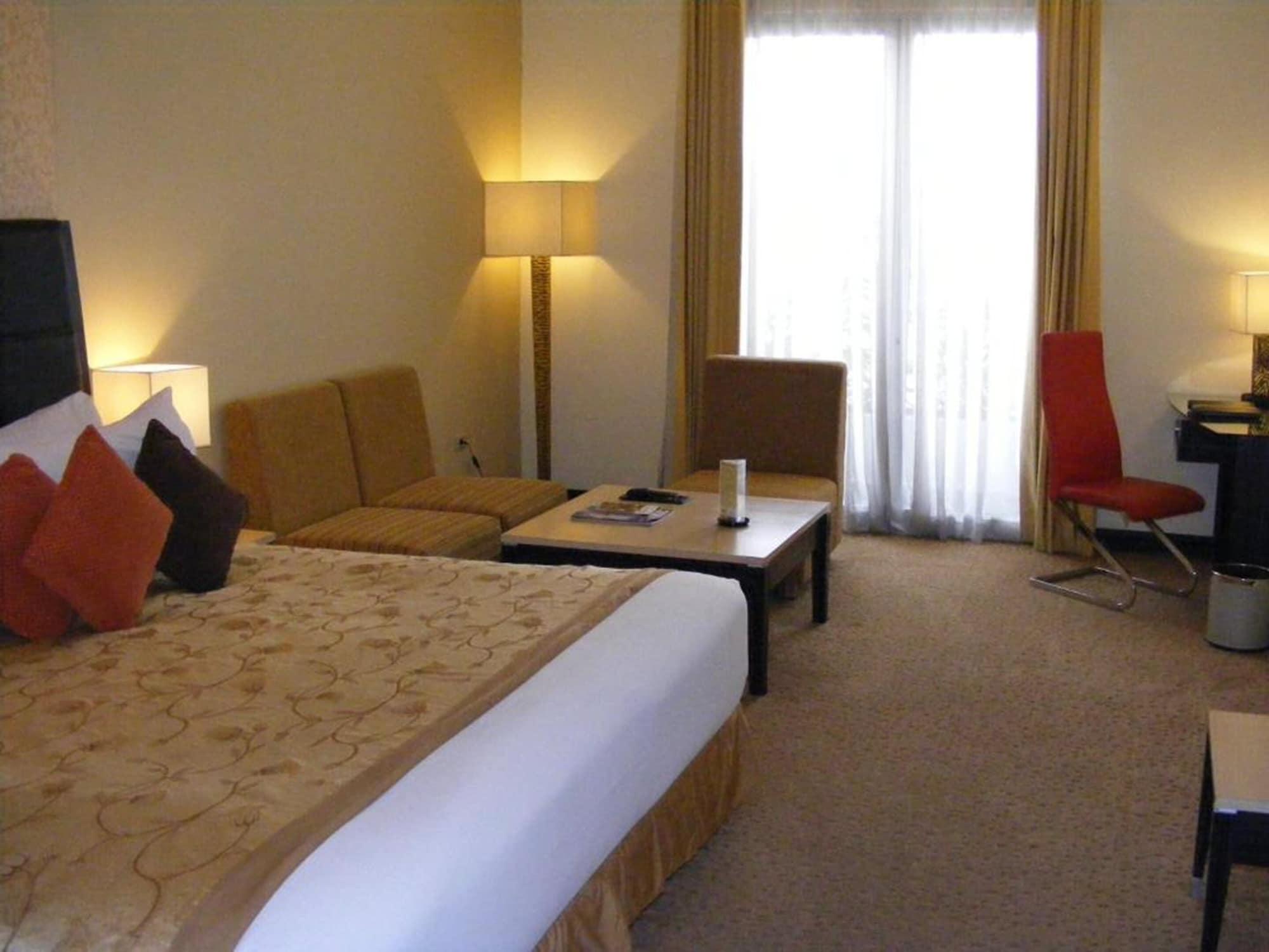Golden Flower By Kagum Hotels Bandung Esterno foto