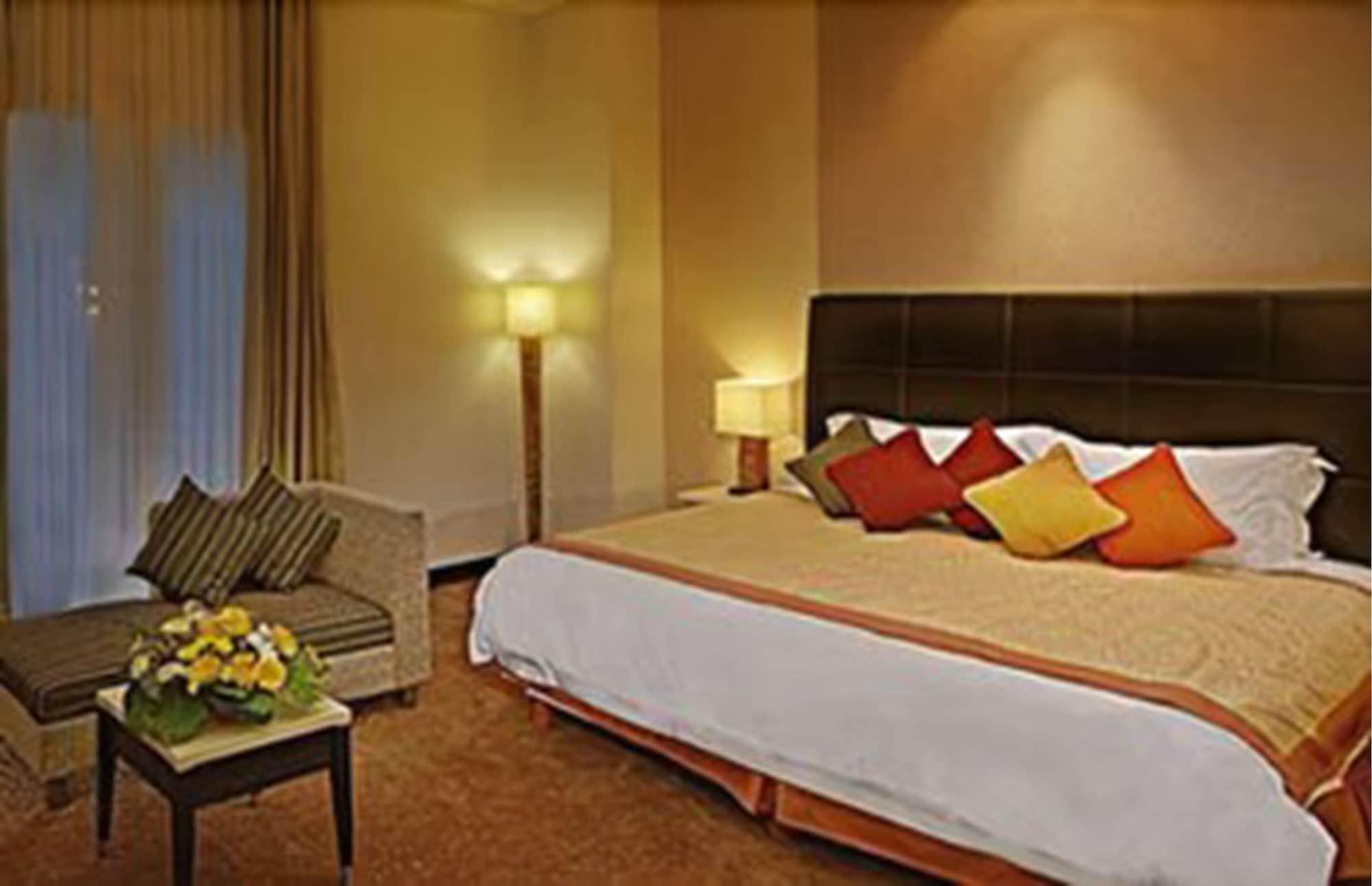 Golden Flower By Kagum Hotels Bandung Esterno foto