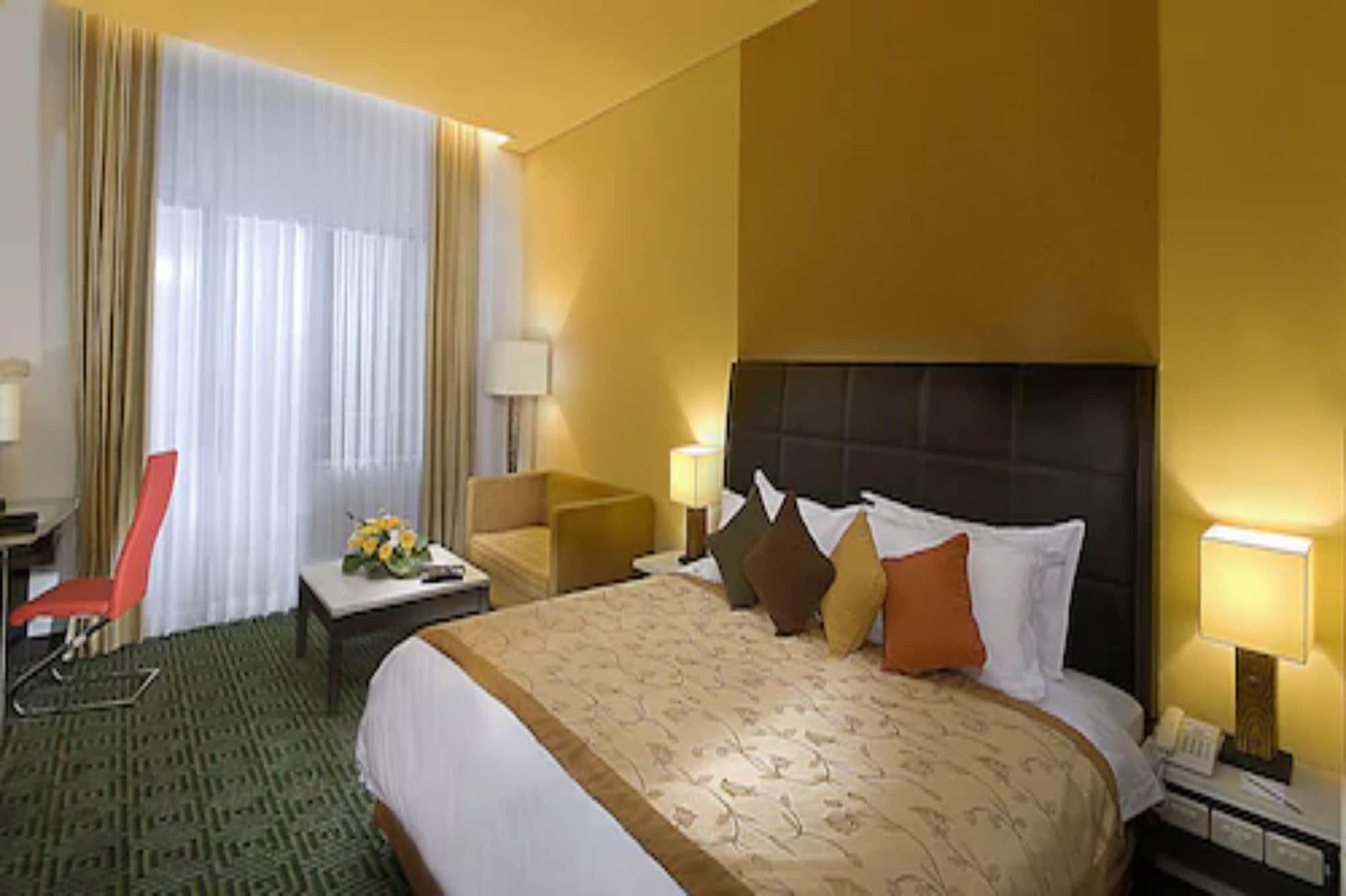 Golden Flower By Kagum Hotels Bandung Esterno foto