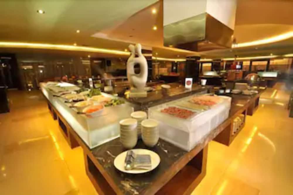 Golden Flower By Kagum Hotels Bandung Esterno foto