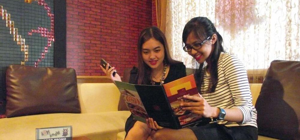 Golden Flower By Kagum Hotels Bandung Esterno foto