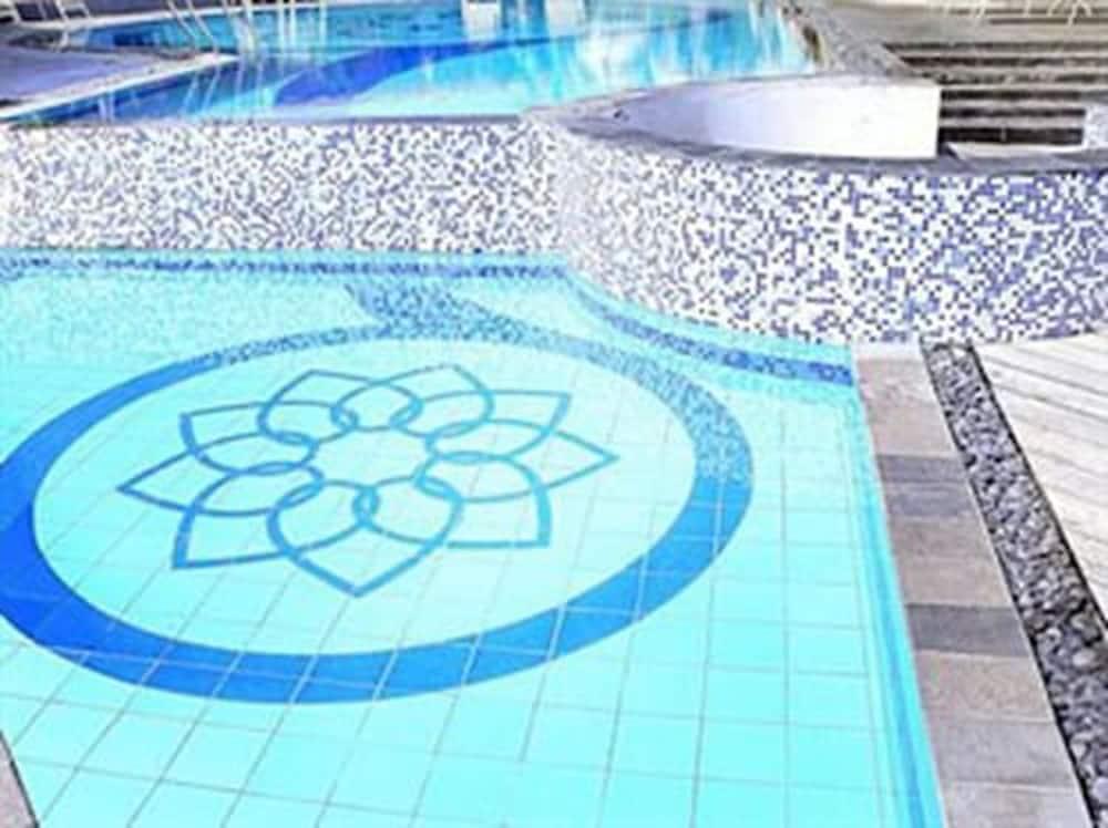 Golden Flower By Kagum Hotels Bandung Esterno foto