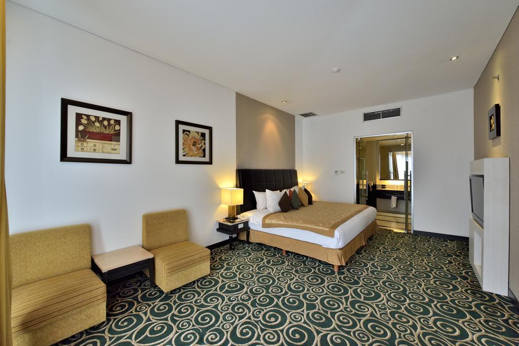 Golden Flower By Kagum Hotels Bandung Esterno foto