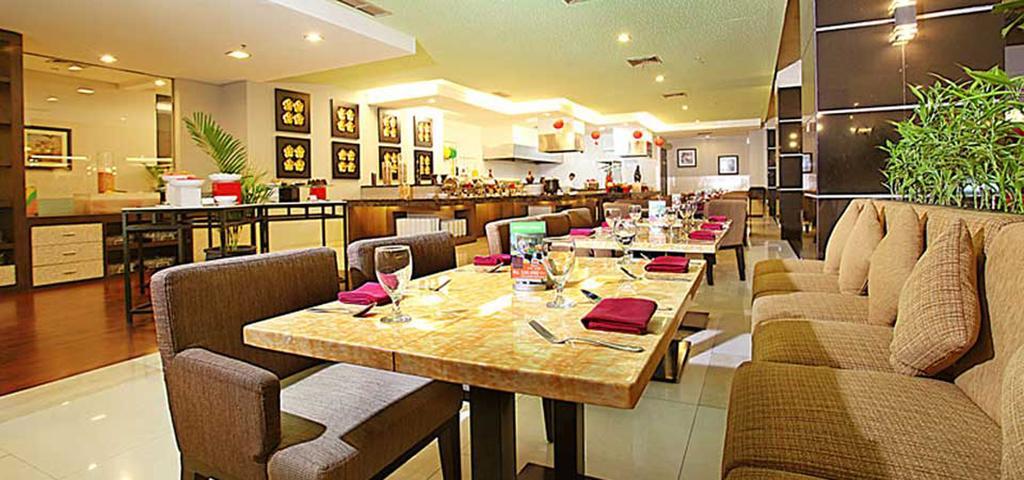 Golden Flower By Kagum Hotels Bandung Esterno foto
