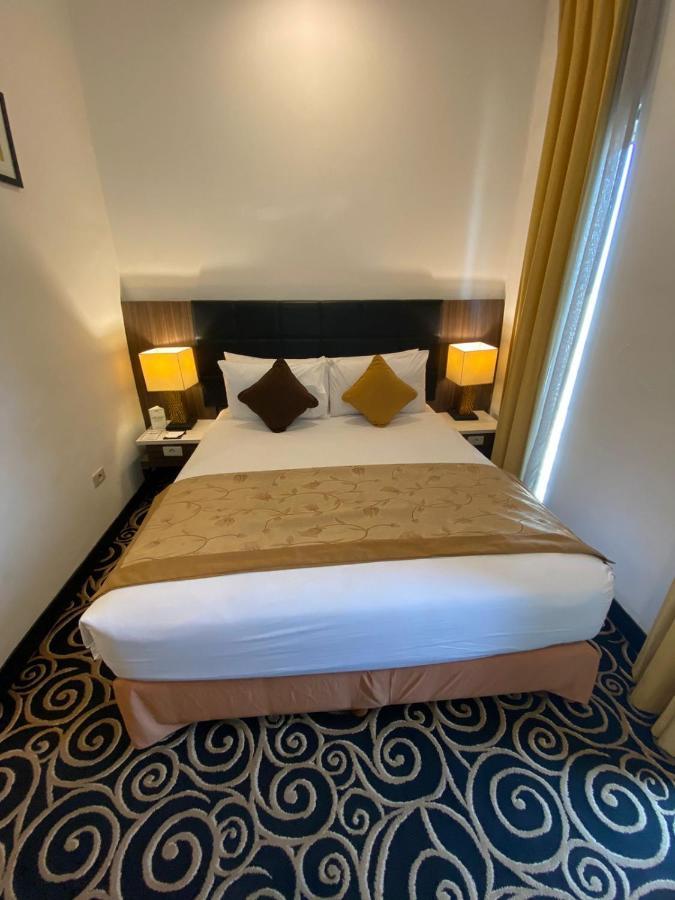 Golden Flower By Kagum Hotels Bandung Esterno foto