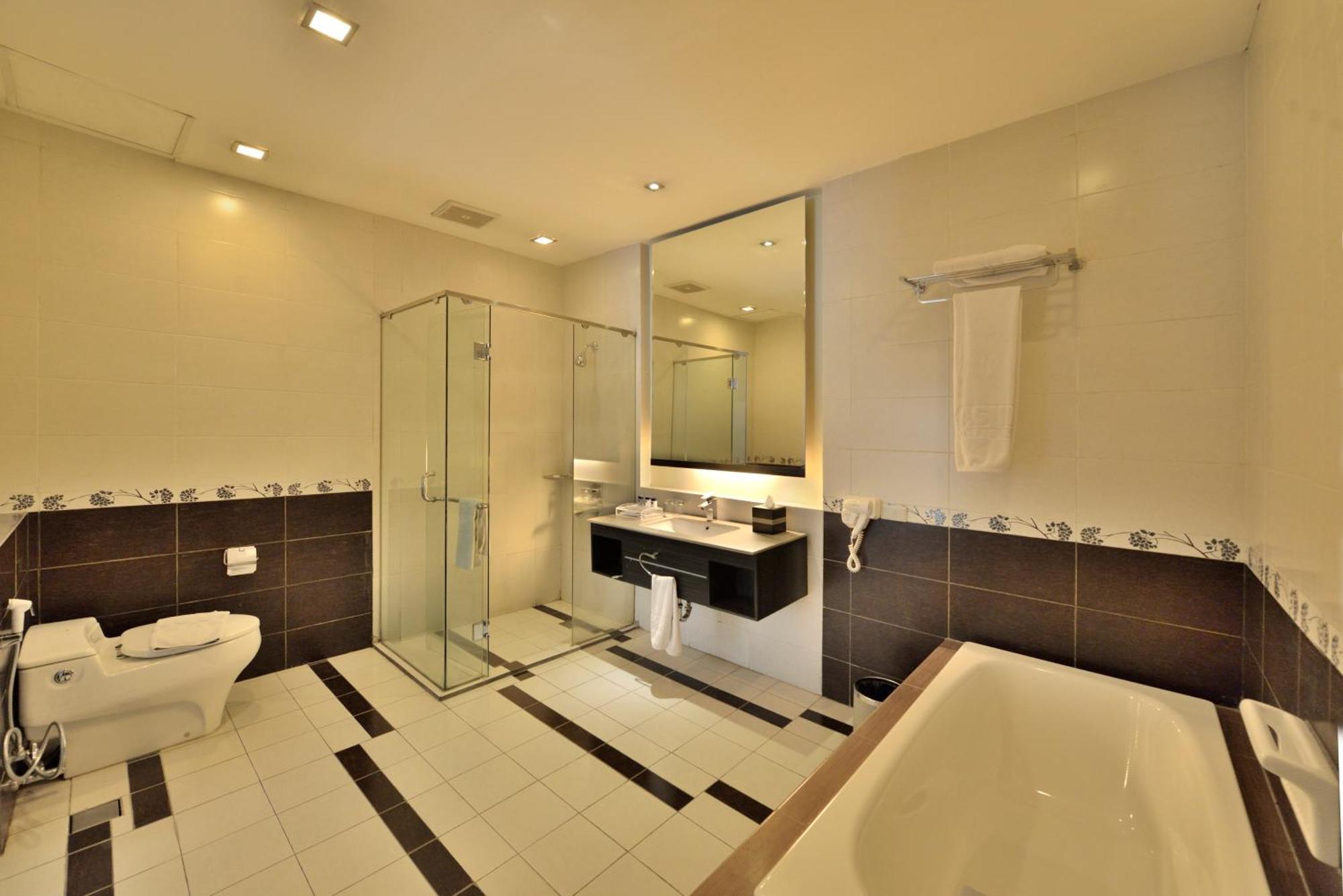 Golden Flower By Kagum Hotels Bandung Esterno foto