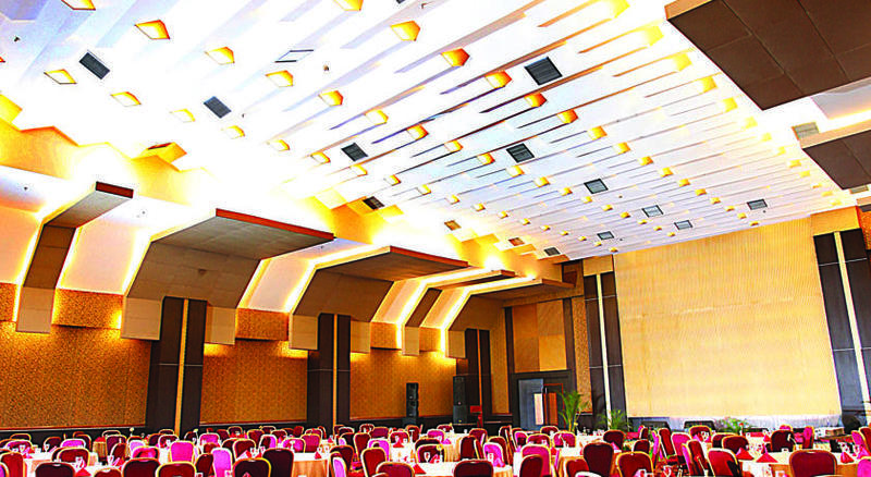 Golden Flower By Kagum Hotels Bandung Esterno foto