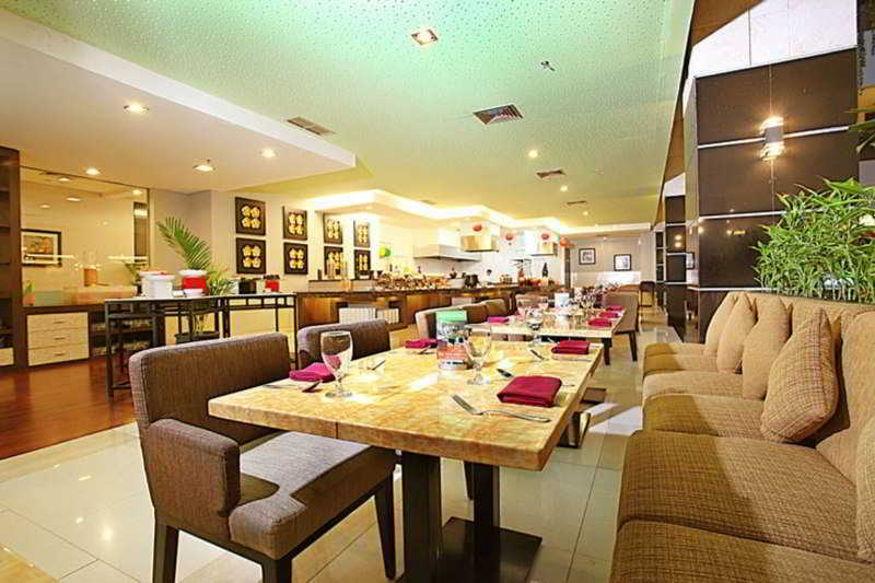 Golden Flower By Kagum Hotels Bandung Esterno foto